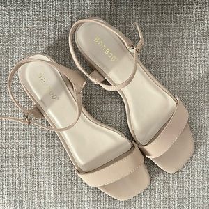 Bamboo tan sandals, size 7 1/2💕